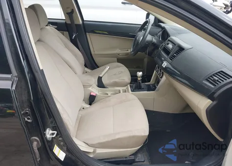 2016 Mitsubishi Lancer Es z USA, uszkodzony, nr VIN JA32U2FU9GU004178